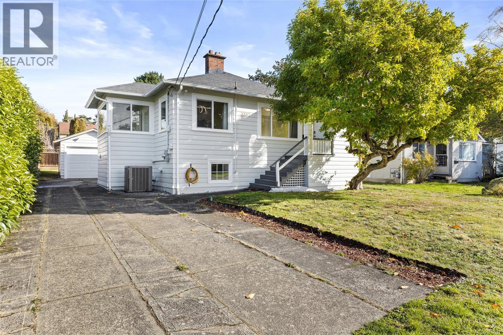 3337 Kingsley St, Saanich, British Columbia  V8P 4J8 - Photo 2 - 1018014