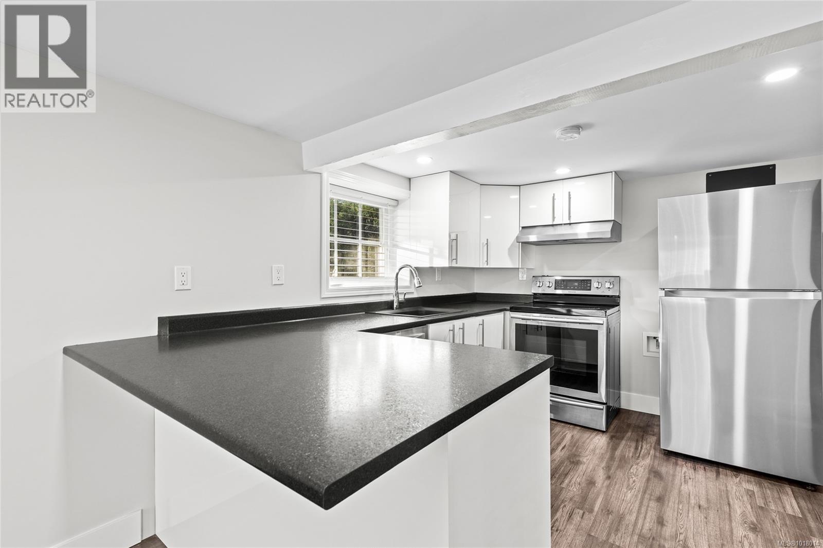 3337 Kingsley St, Saanich, British Columbia  V8P 4J8 - Photo 27 - 1018014