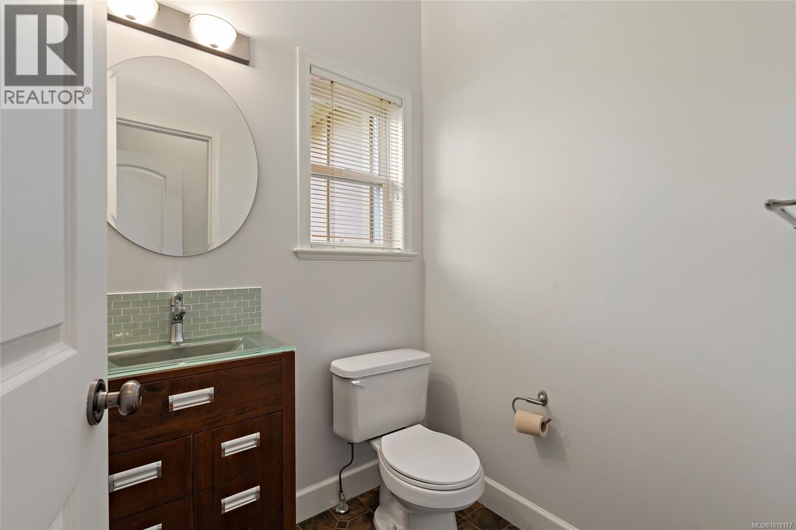 18 15 Helmcken Rd, View Royal, British Columbia  V8Z 5G5 - Photo 39 - 1018177