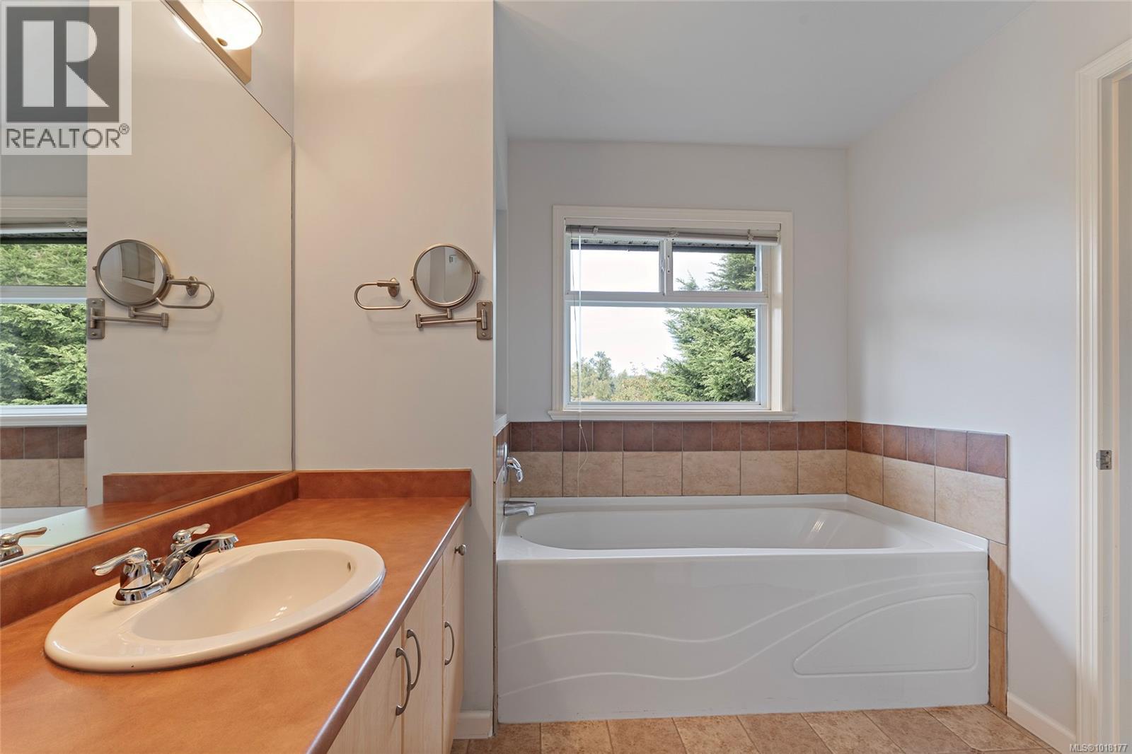 18 15 Helmcken Rd, View Royal, British Columbia  V8Z 5G5 - Photo 31 - 1018177