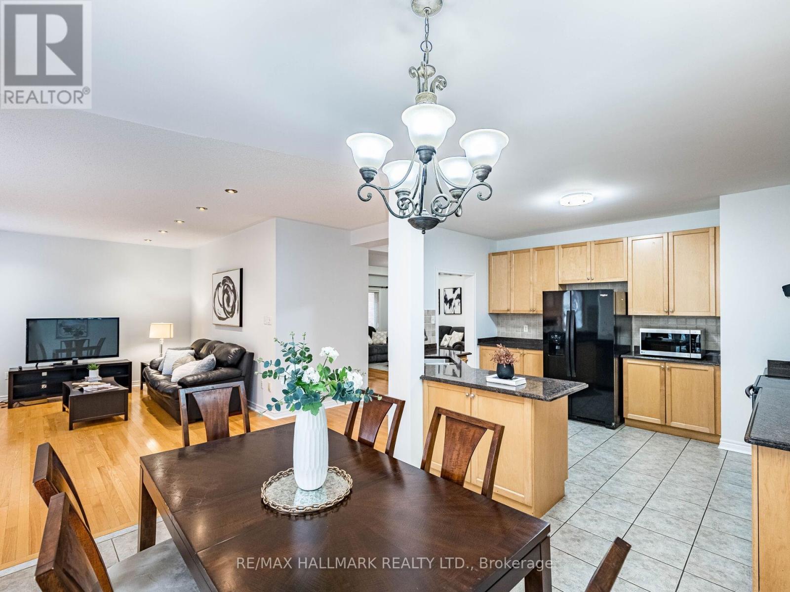 3099 Velmar Drive, Mississauga, Ontario  L5M 6W3 - Photo 15 - W12487627