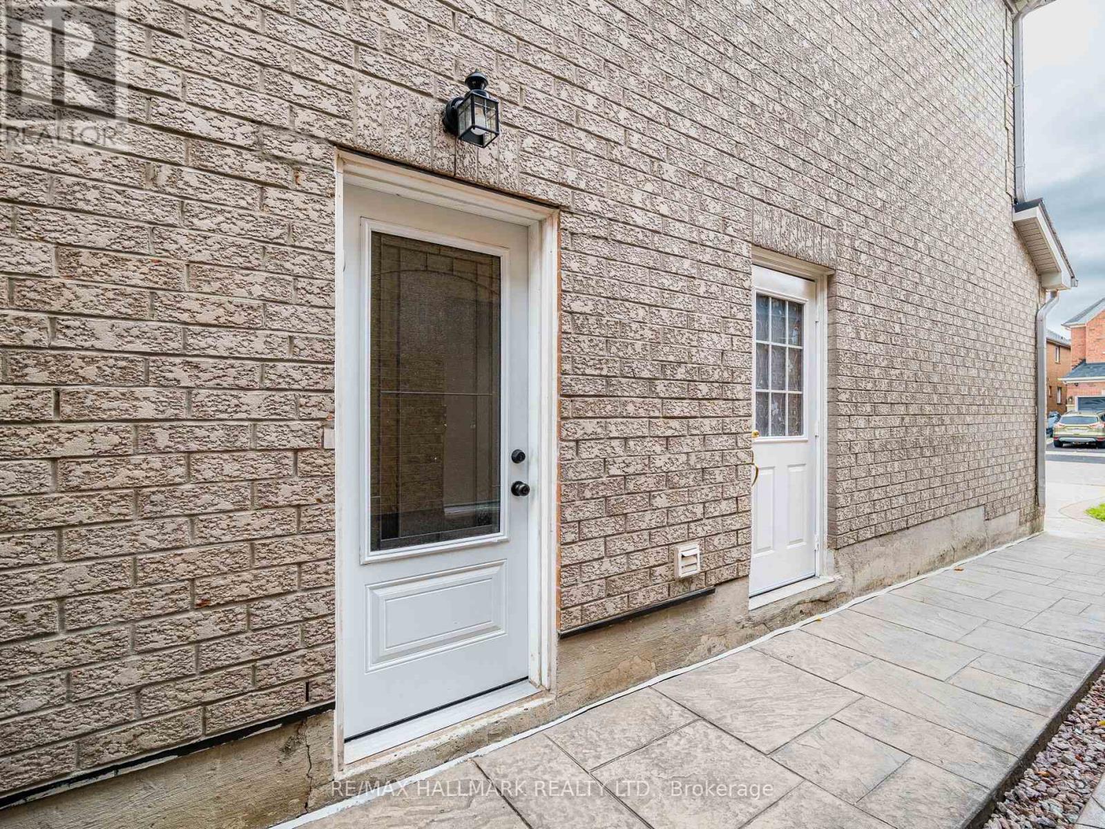 3099 Velmar Drive, Mississauga, Ontario  L5M 6W3 - Photo 33 - W12487627