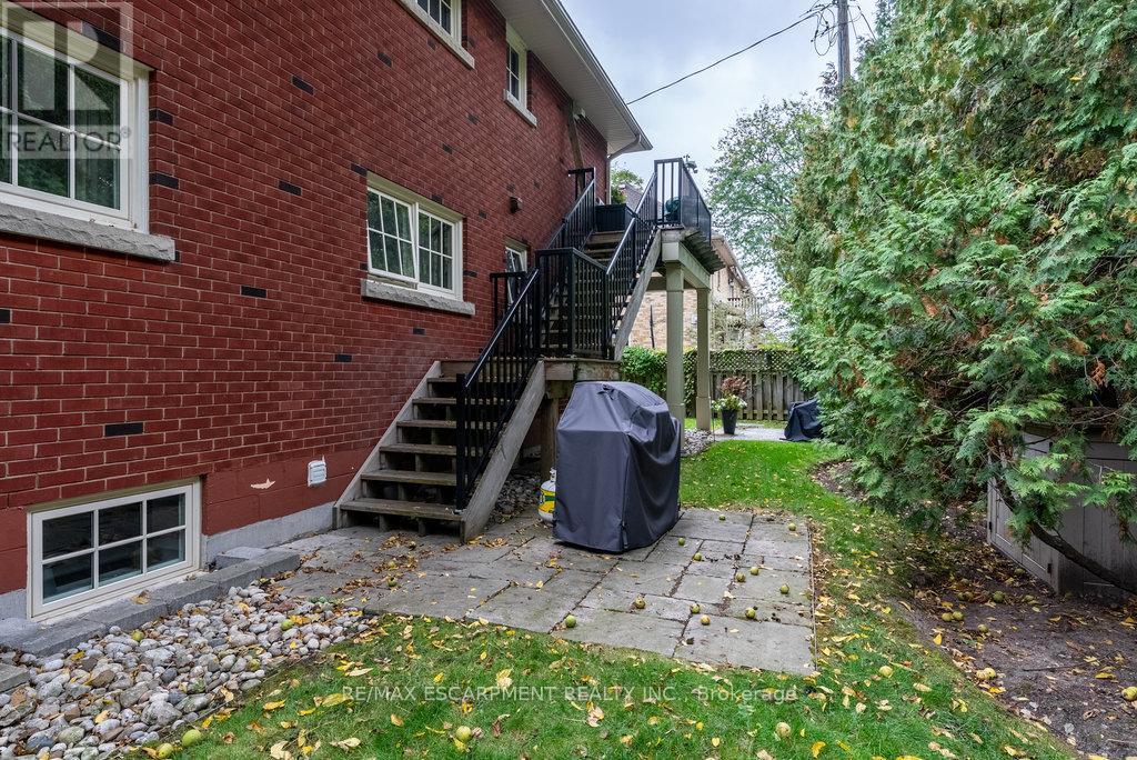 232 St. Paul Street, Burlington, Ontario  L7R 3J6 - Photo 11 - W12487640
