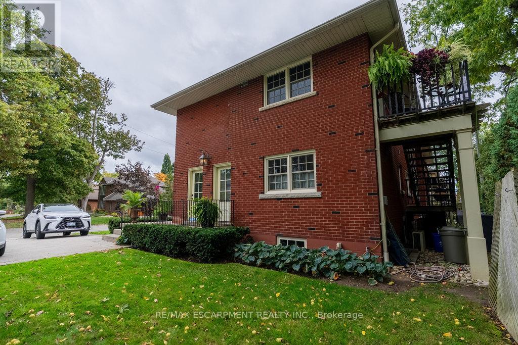 232 St. Paul Street, Burlington, Ontario  L7R 3J6 - Photo 6 - W12487640