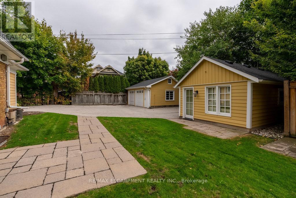 2080 Caroline Street, Burlington, Ontario  L7R 1L5 - Photo 10 - W12487642