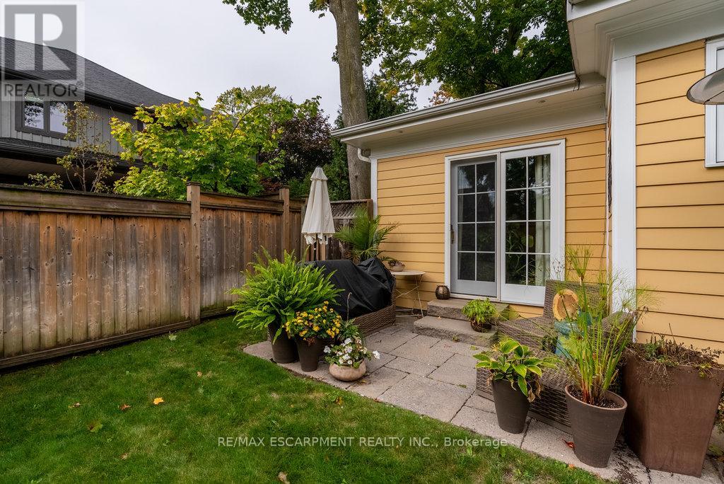 2080 Caroline Street, Burlington, Ontario  L7R 1L5 - Photo 6 - W12487642