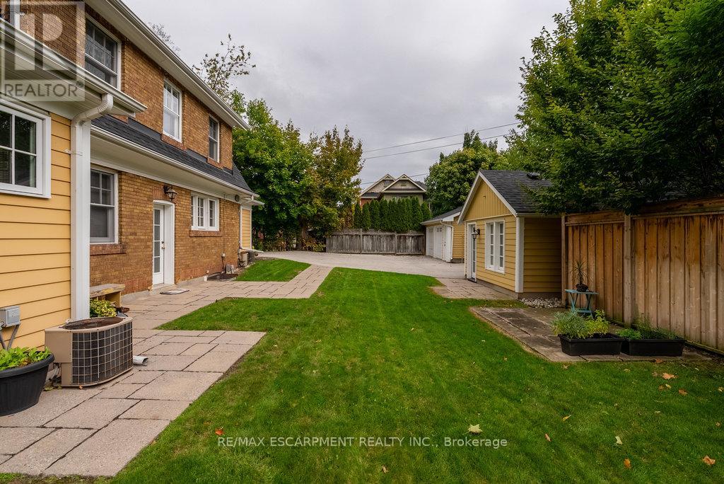 2080 Caroline Street, Burlington, Ontario  L7R 1L5 - Photo 8 - W12487642