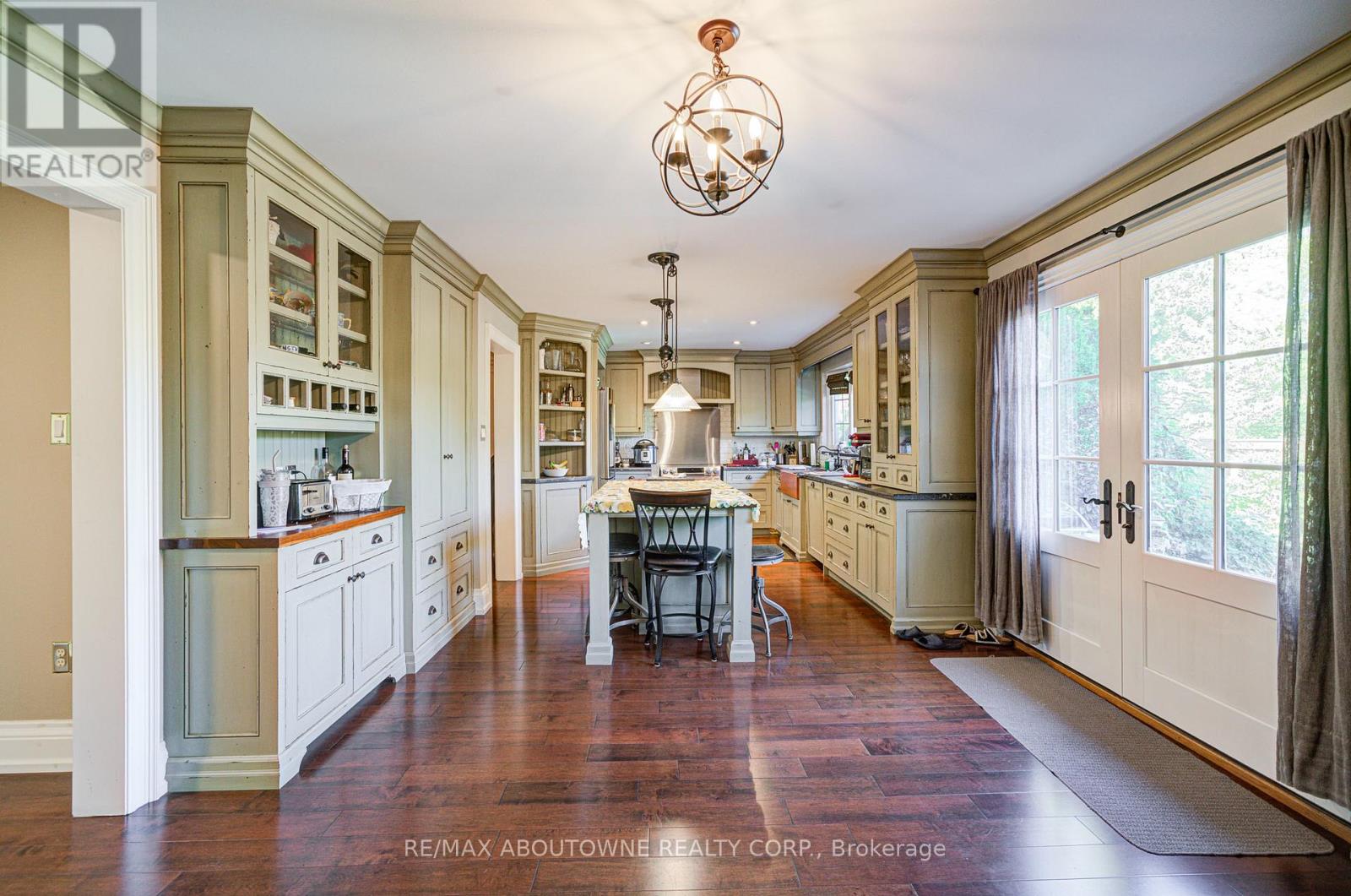 2193 Meadowland Drive, Oakville, Ontario  L6H 6H2 - Photo 15 - W12487649