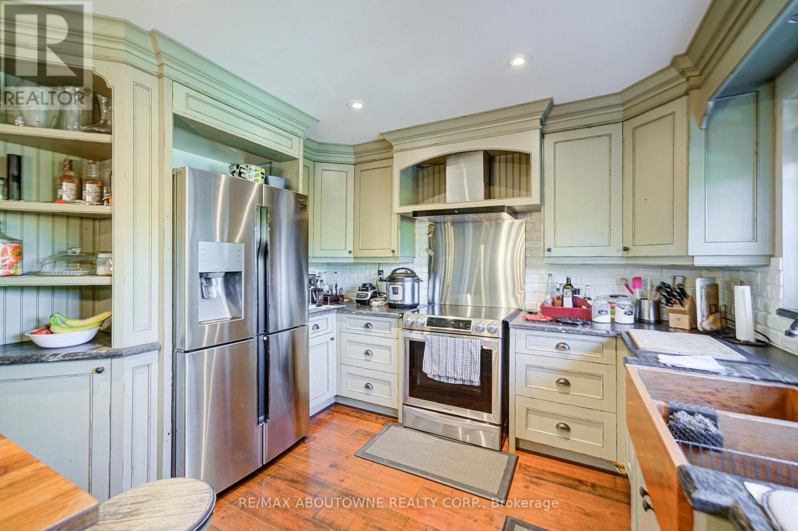 2193 Meadowland Drive, Oakville, Ontario  L6H 6H2 - Photo 18 - W12487649