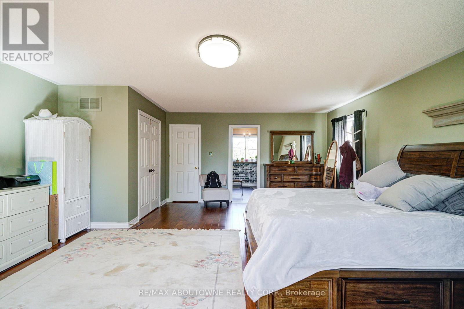 2193 Meadowland Drive, Oakville, Ontario  L6H 6H2 - Photo 39 - W12487649