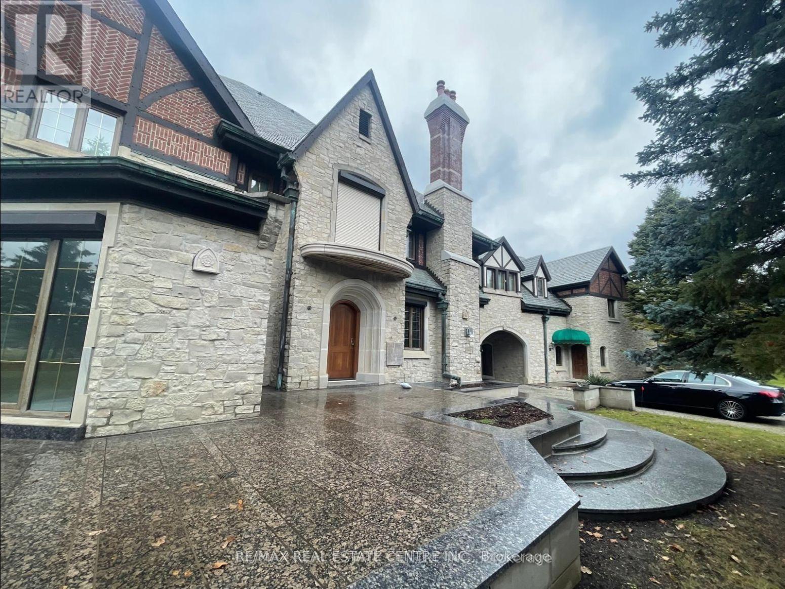 2 Edgeforest Drive, Brampton, Ontario  L6P 0E1 - Photo 12 - W12487662