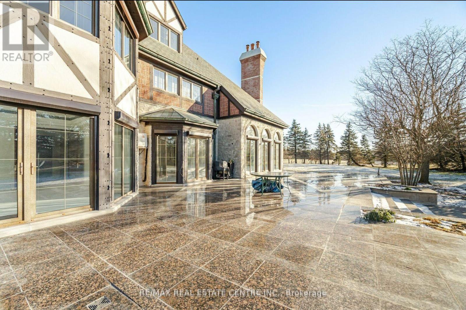 2 Edgeforest Drive, Brampton, Ontario  L6P 0E1 - Photo 15 - W12487662