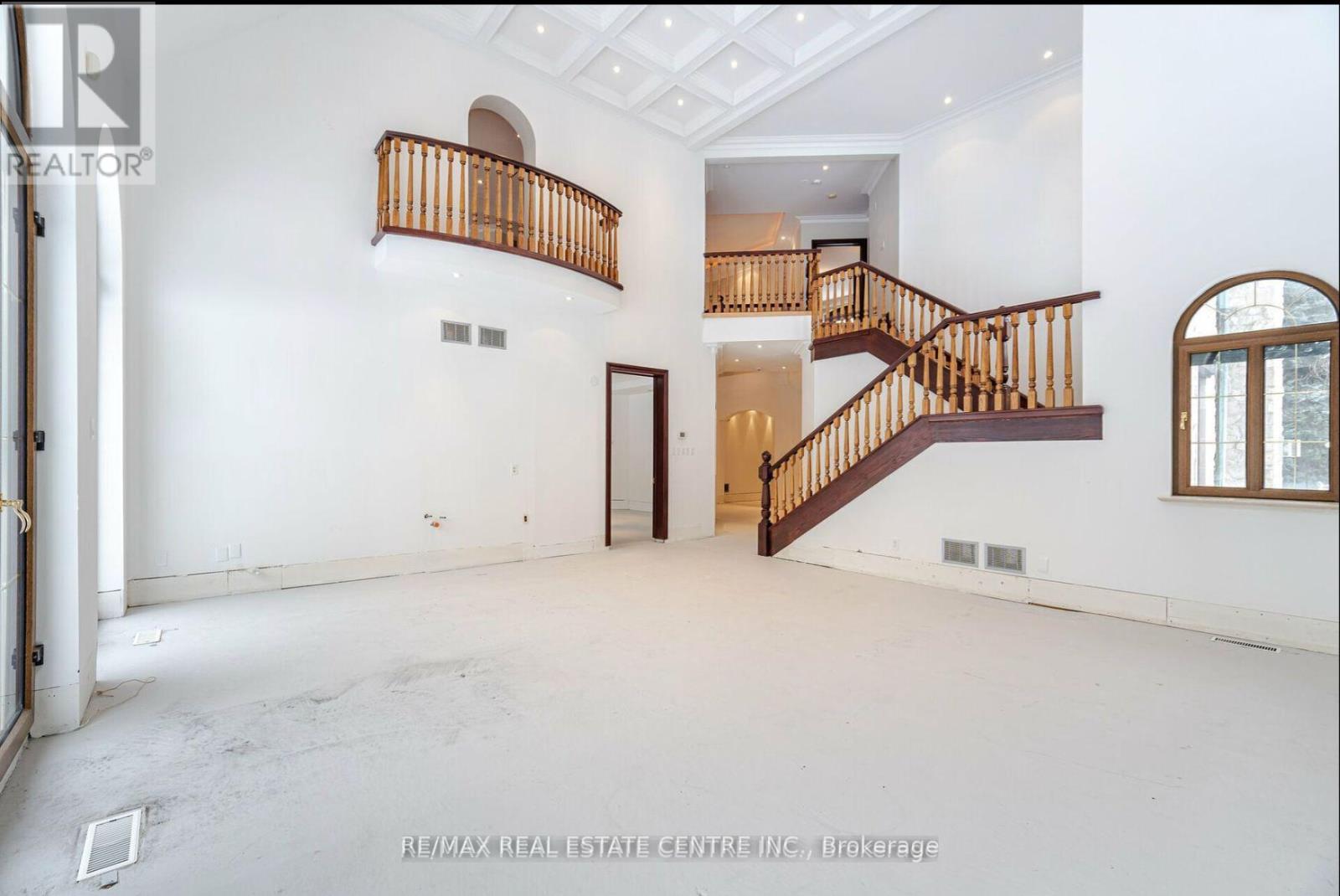 2 Edgeforest Drive, Brampton, Ontario  L6P 0E1 - Photo 19 - W12487662