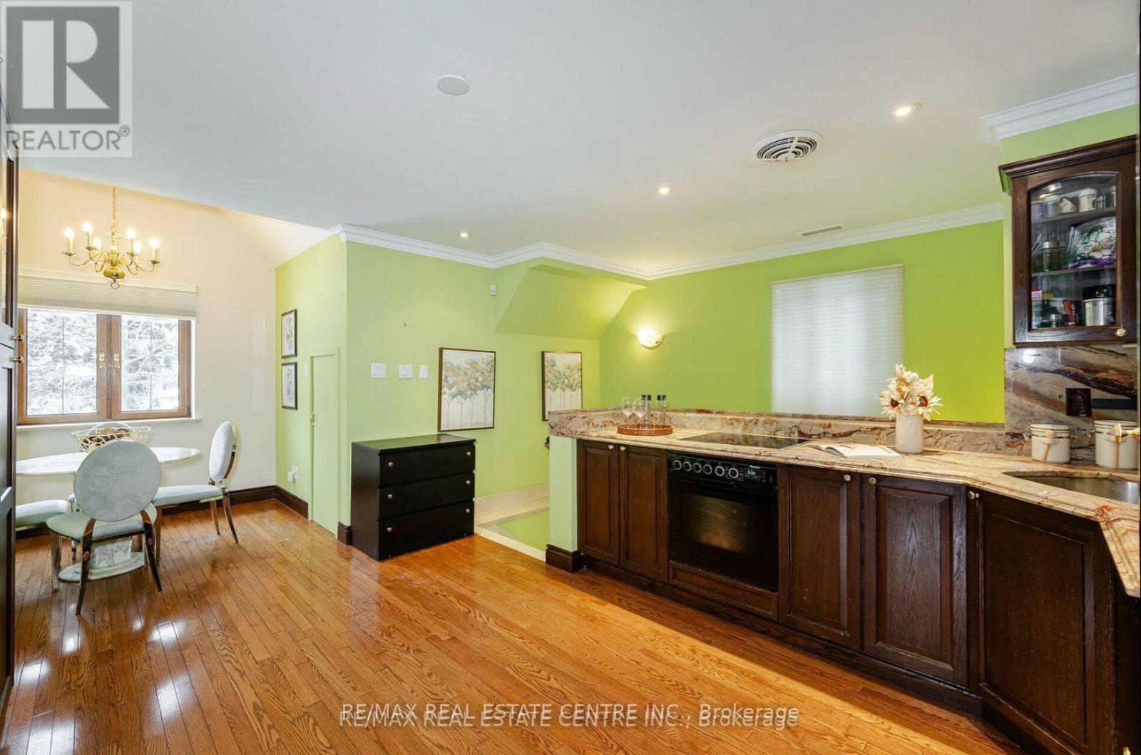 2 Edgeforest Drive, Brampton, Ontario  L6P 0E1 - Photo 27 - W12487662