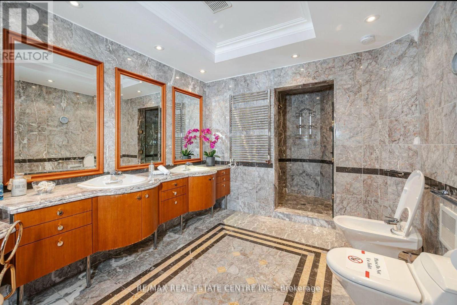 2 Edgeforest Drive, Brampton, Ontario  L6P 0E1 - Photo 35 - W12487662