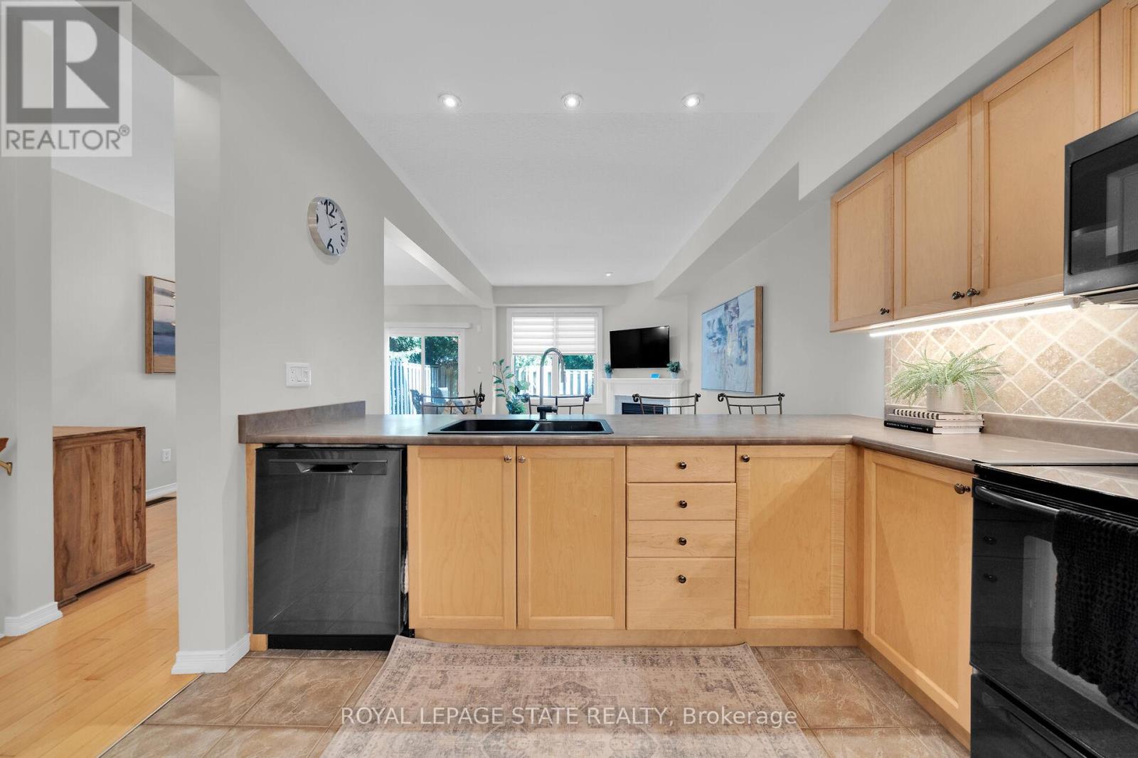 36 - 81 Valridge Drive, Hamilton, Ontario  L9G 5B6 - Photo 11 - X12487620