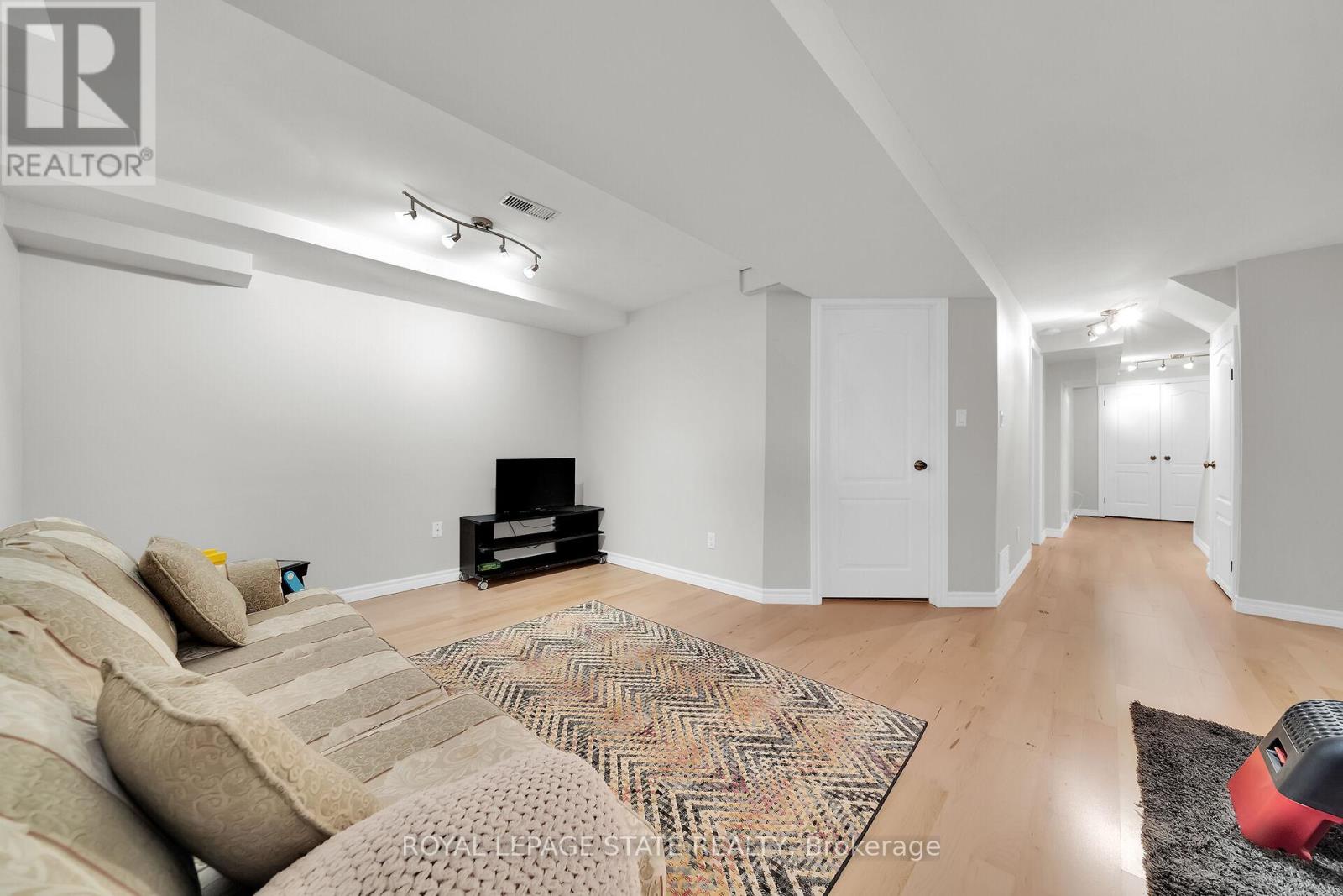 36 - 81 Valridge Drive, Hamilton, Ontario  L9G 5B6 - Photo 38 - X12487620