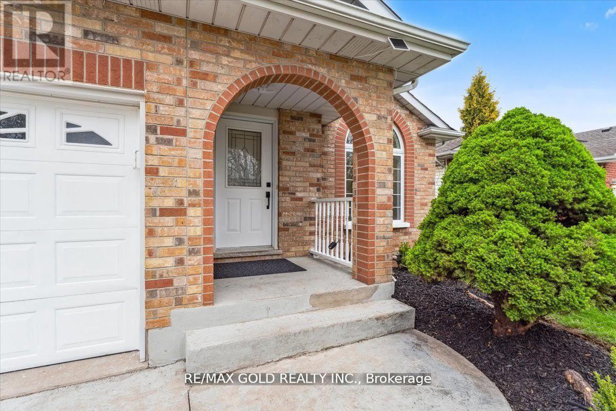 8163 Harvest Crescent, Niagara Falls, Ontario  L2H 3G4 - Photo 3 - X12487639