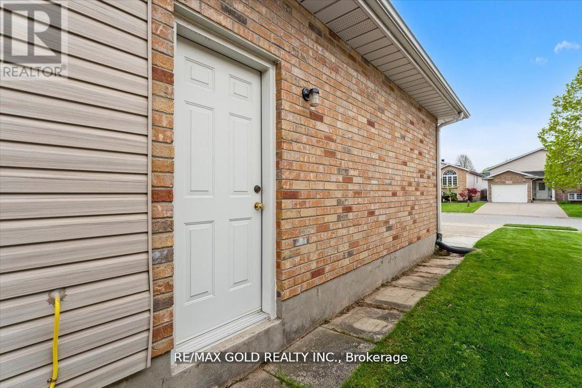 8163 Harvest Crescent, Niagara Falls, Ontario  L2H 3G4 - Photo 37 - X12487639