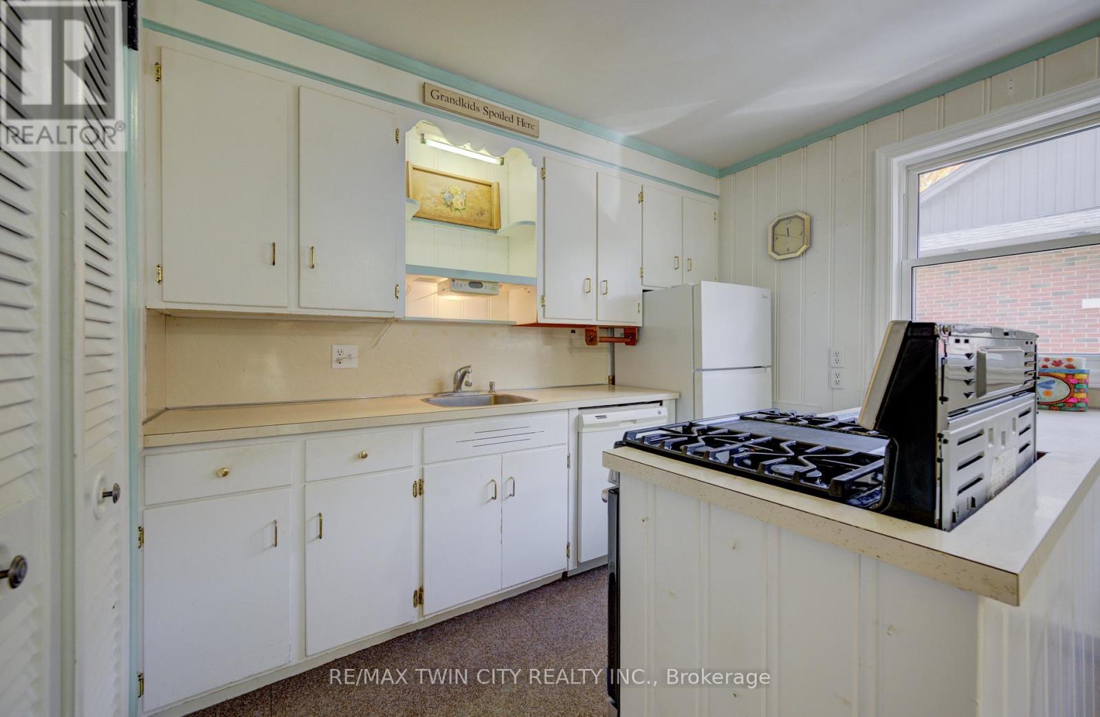 174 Union Street E, Waterloo, Ontario  N2J 1C7 - Photo 6 - X12487641