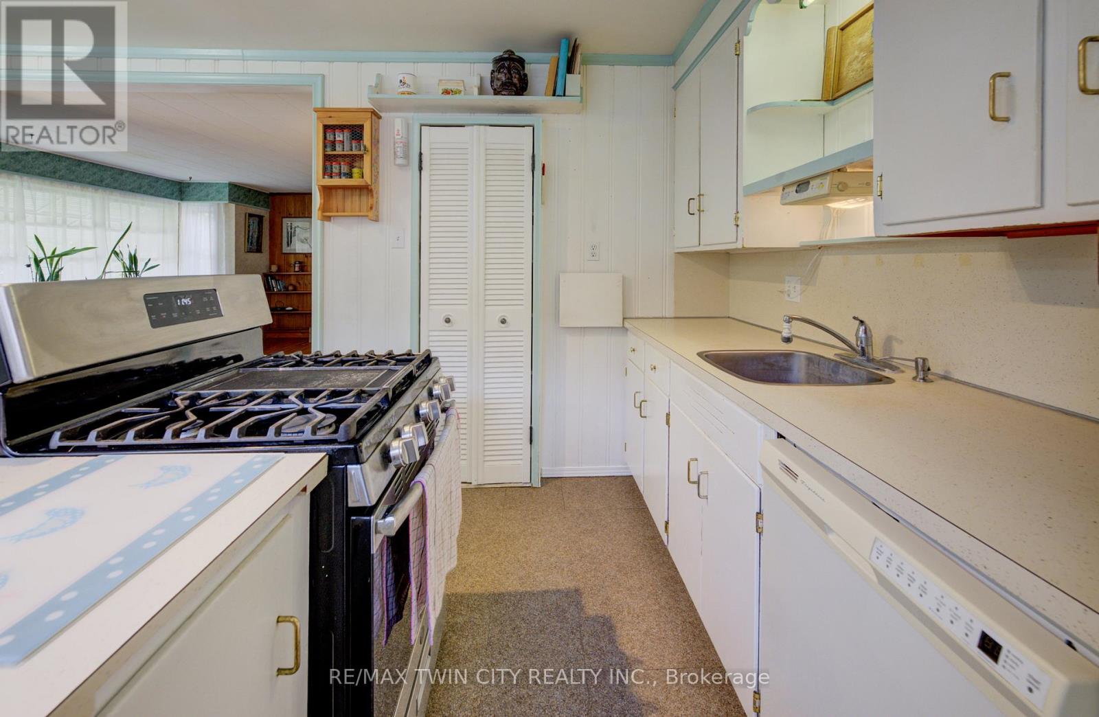 174 Union Street E, Waterloo, Ontario  N2J 1C7 - Photo 8 - X12487641