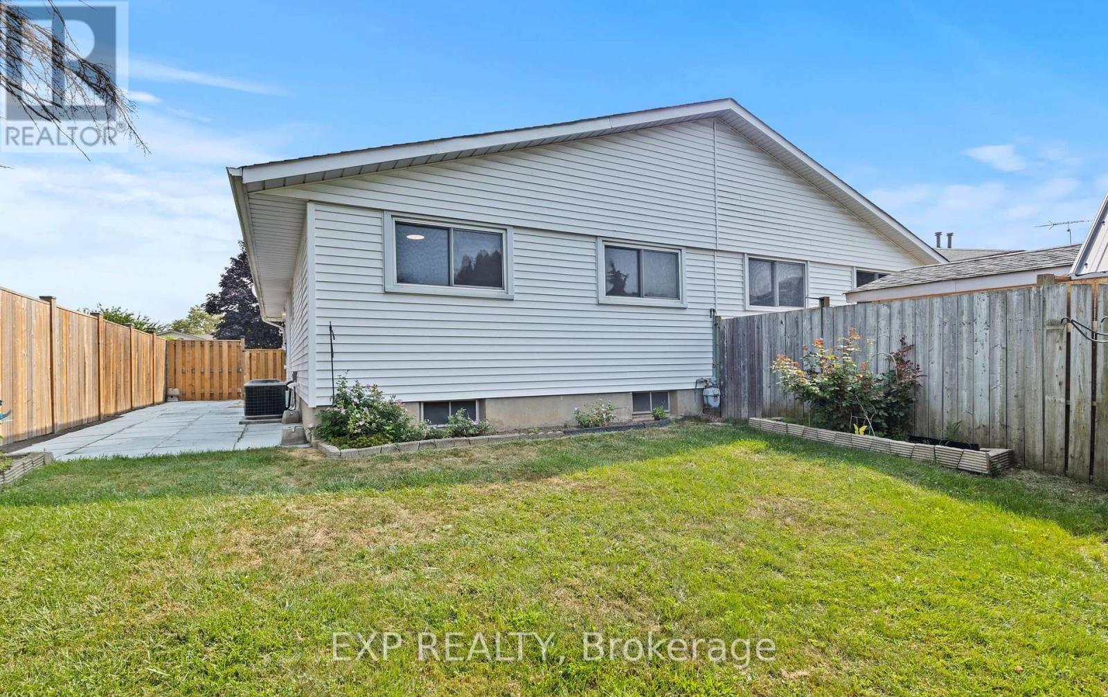 Upper - 6 Mccordick Drive, St. Catharines, Ontario  L2N 6S3 - Photo 12 - X12487663