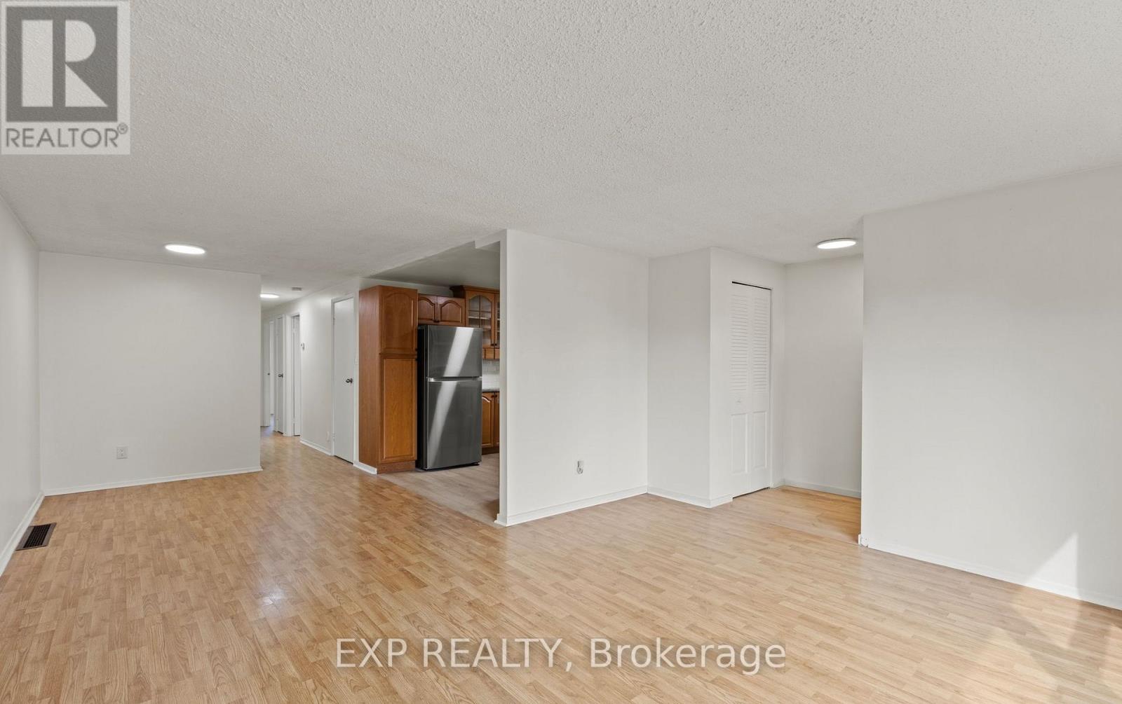 Upper - 6 Mccordick Drive, St. Catharines, Ontario  L2N 6S3 - Photo 3 - X12487663