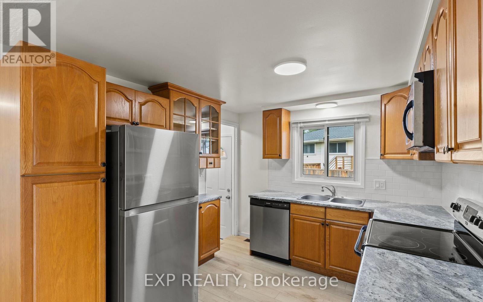 Upper - 6 Mccordick Drive, St. Catharines, Ontario  L2N 6S3 - Photo 6 - X12487663