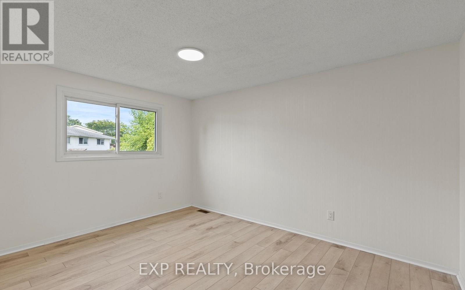 Upper - 6 Mccordick Drive, St. Catharines, Ontario  L2N 6S3 - Photo 9 - X12487663