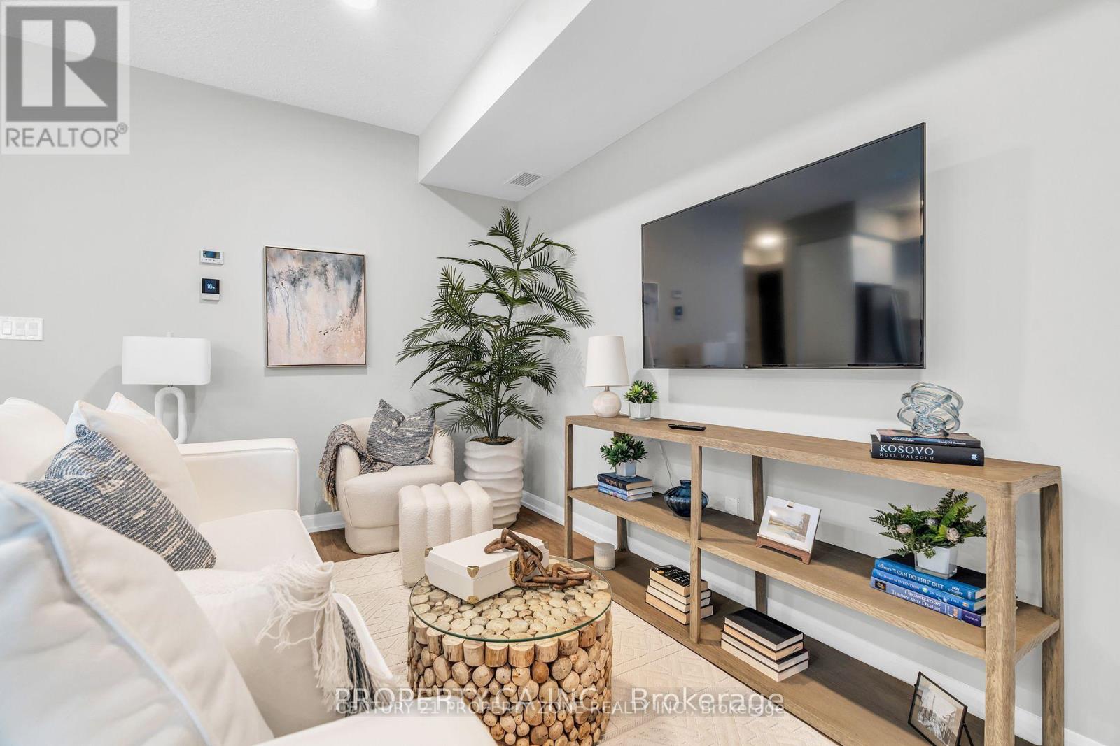 101 - 708 Woolwich Street, Guelph, Ontario  N1H 7G6 - Photo 3 - X12487665