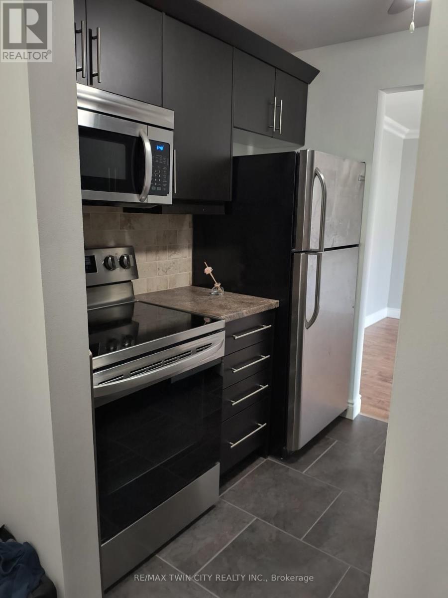 211 - 735 Deveron Crescent, London South, Ontario  N5Z 4X8 - Photo 2 - X12487669