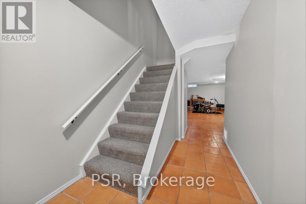 28 - 171 Highbury Drive, Hamilton, Ontario  L8J 3T6 - Photo 37 - X12487671