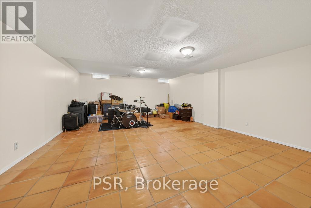 28 - 171 Highbury Drive, Hamilton, Ontario  L8J 3T6 - Photo 38 - X12487671