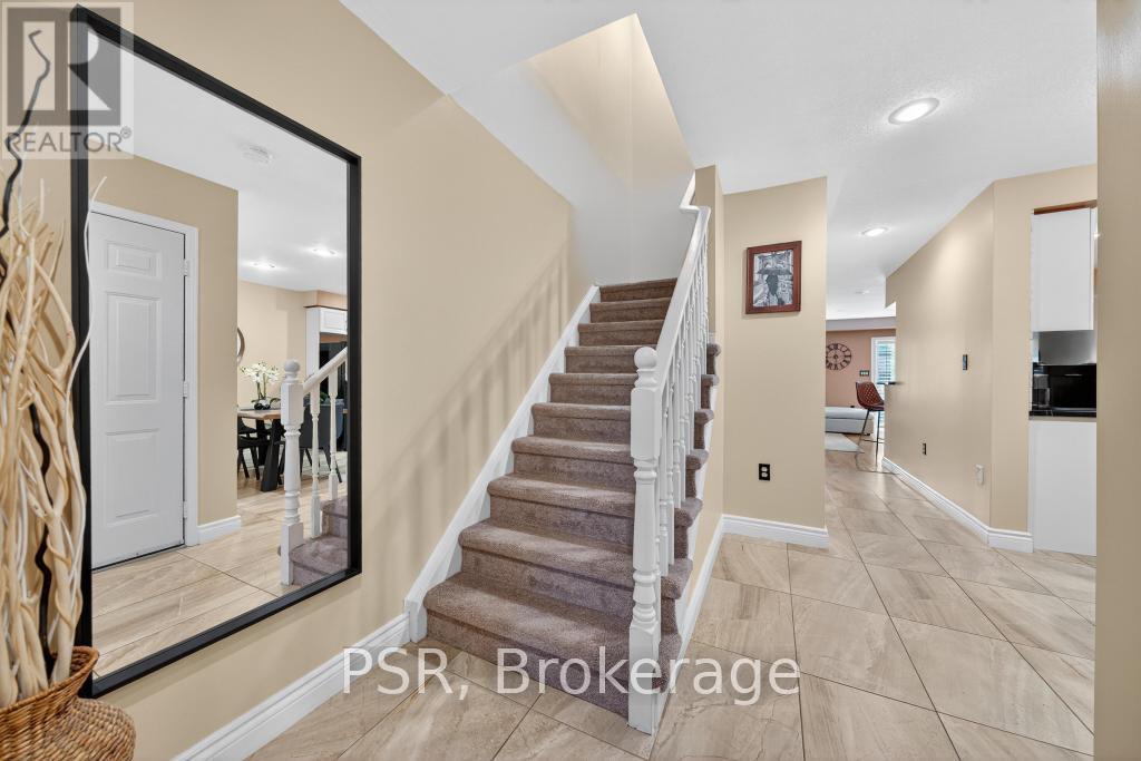 28 - 171 Highbury Drive, Hamilton, Ontario  L8J 3T6 - Photo 5 - X12487671