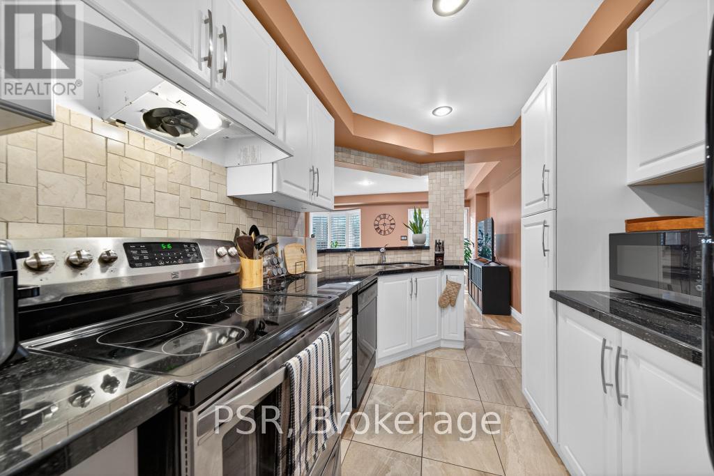 28 - 171 Highbury Drive, Hamilton, Ontario  L8J 3T6 - Photo 9 - X12487671