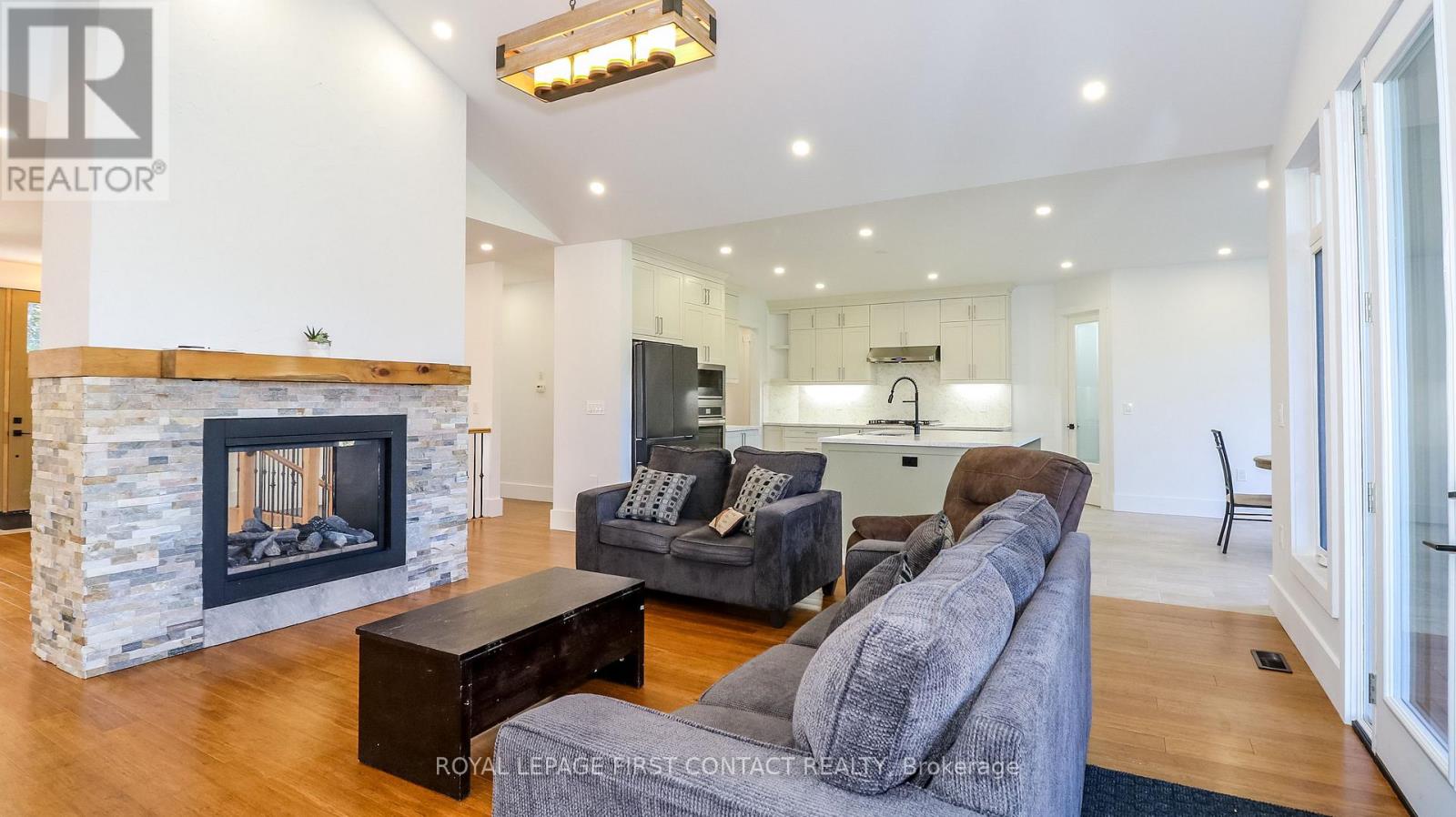 135 Old Highway #26, Meaford, Ontario  N4L 1W7 - Photo 24 - X12487672