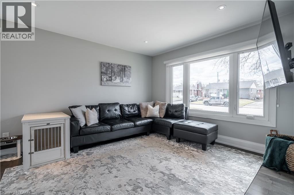 14 Milton Road, St. Catharines, Ontario  L2P 3E8 - Photo 7 - 40784021