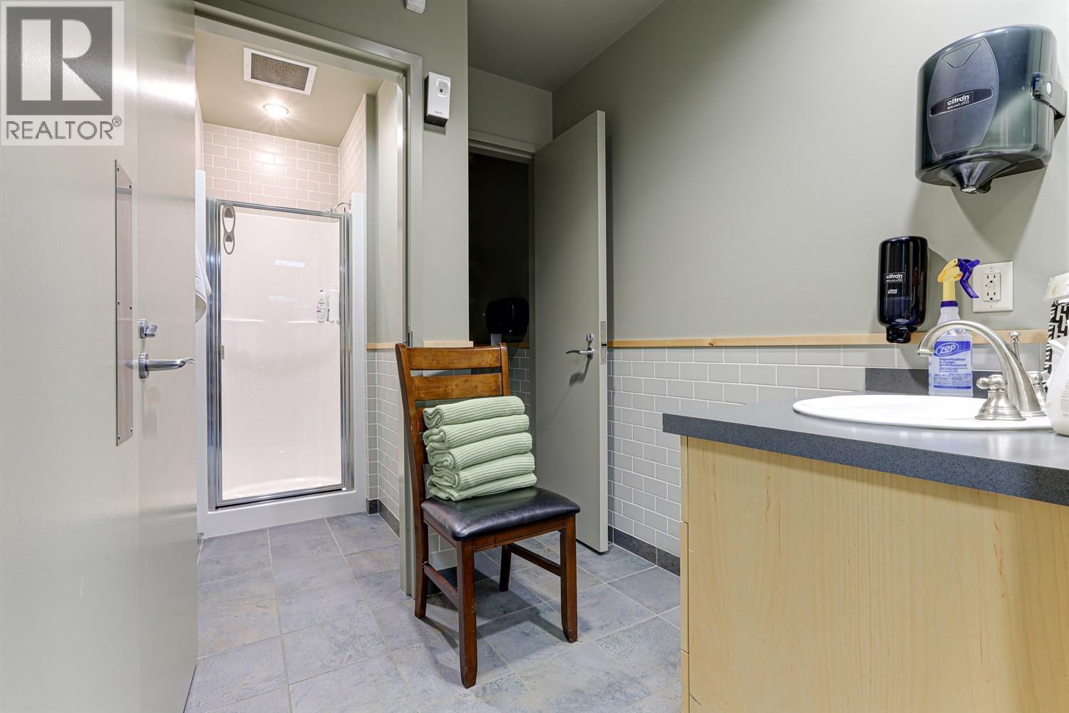 2572 Davies Avenue, Port Coquitlam, British Columbia  V3C 2J9 - Photo 39 - C8073395