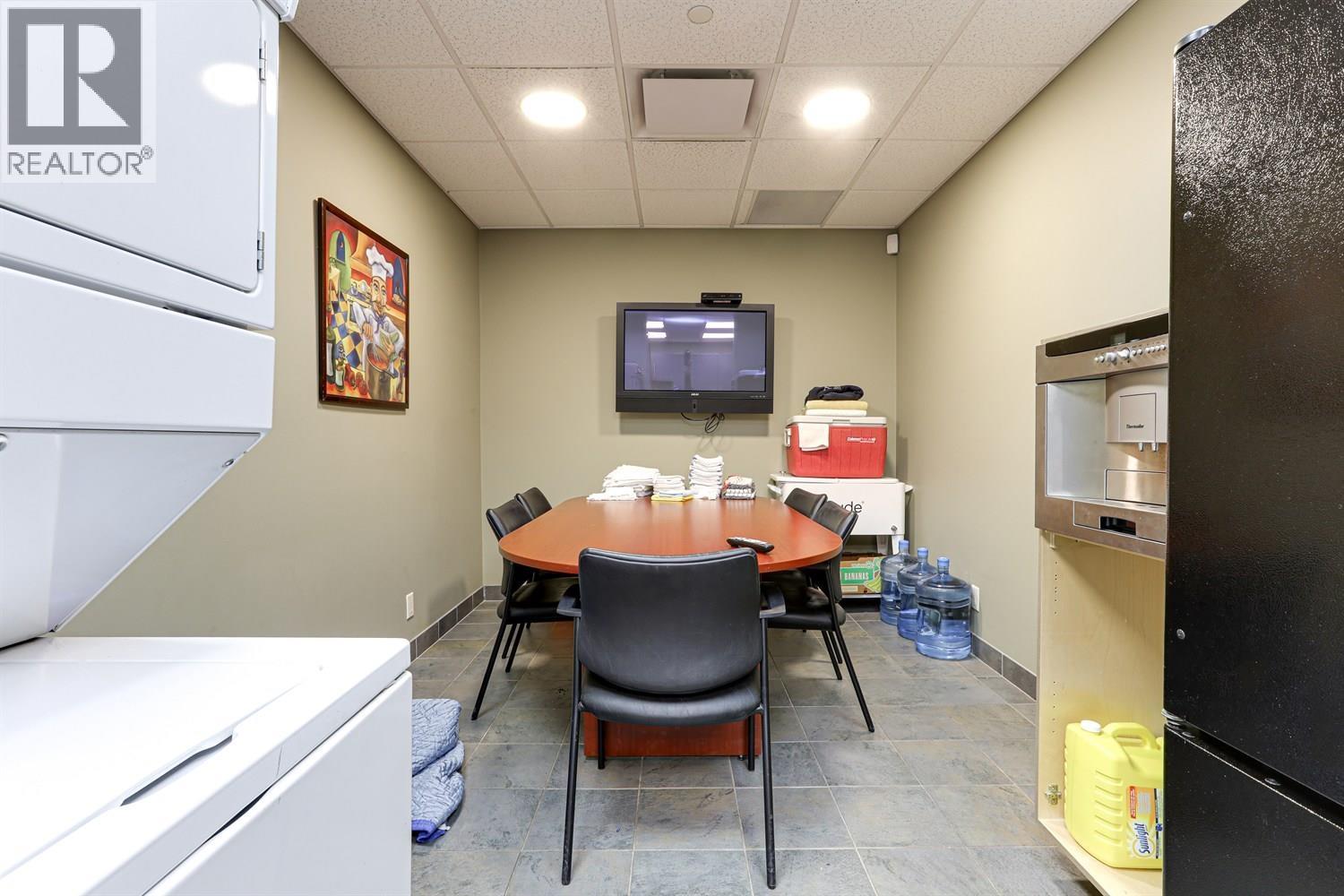 2572 Davies Avenue, Port Coquitlam, British Columbia  V3C 2J9 - Photo 9 - C8073395