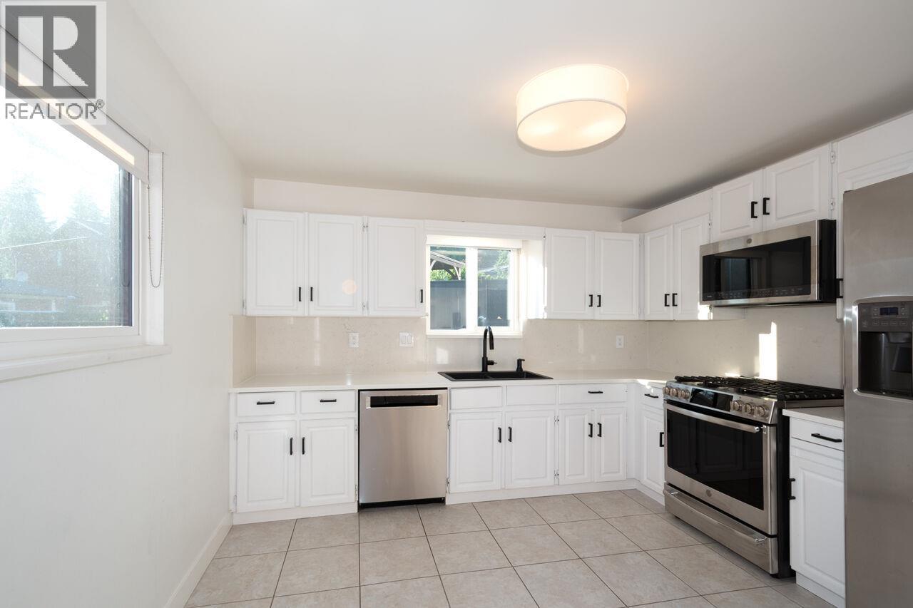 5 Campion Court, Port Moody, British Columbia  V3H 4A9 - Photo 12 - R3042560