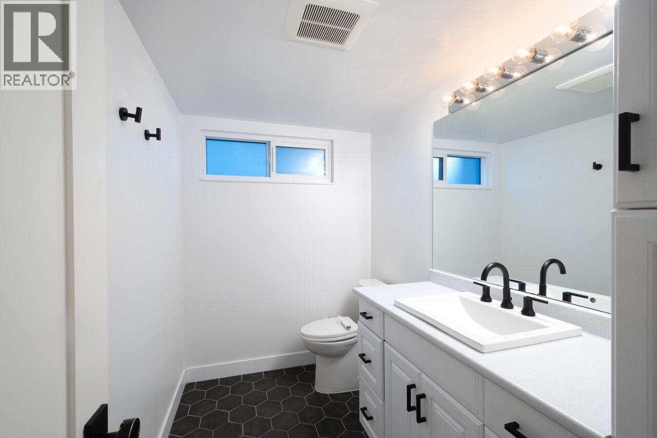 5 Campion Court, Port Moody, British Columbia  V3H 4A9 - Photo 32 - R3042560