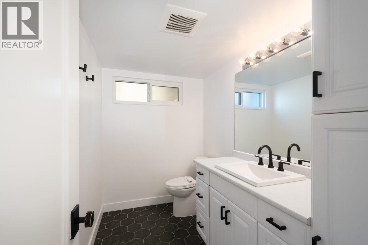 5 Campion Court, Port Moody, British Columbia  V3H 4A9 - Photo 21 - R3042560