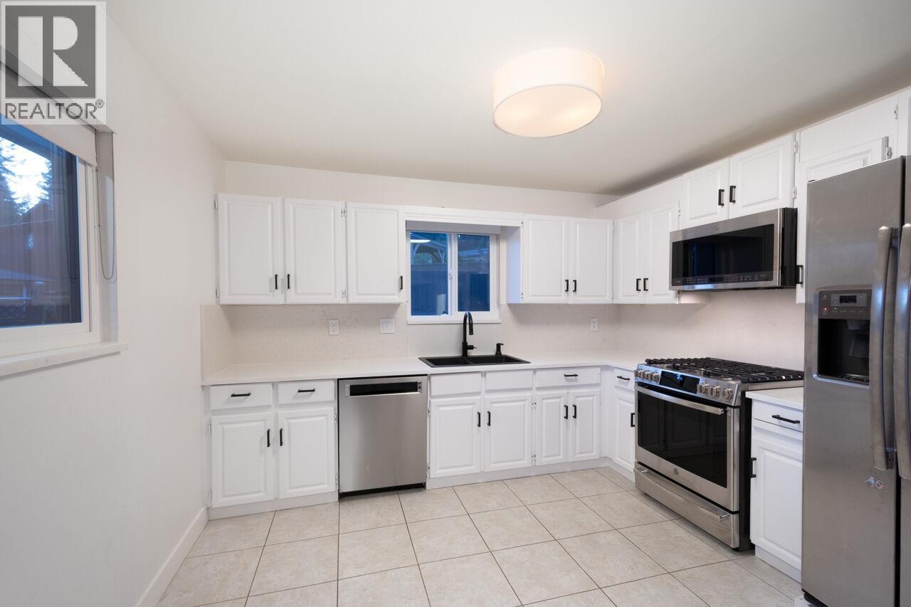 5 Campion Court, Port Moody, British Columbia  V3H 4A9 - Photo 13 - R3042560