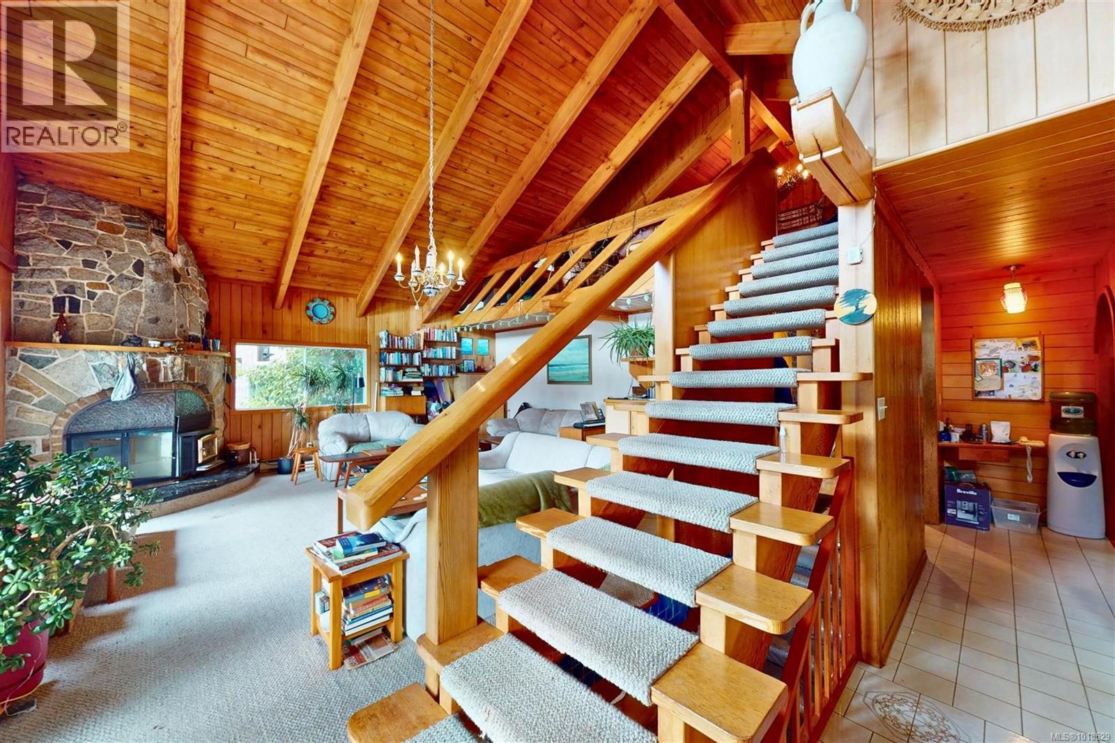 525 Whaletown Rd, Cortes Island, British Columbia  V0P 1Z0 - Photo 14 - 1018529