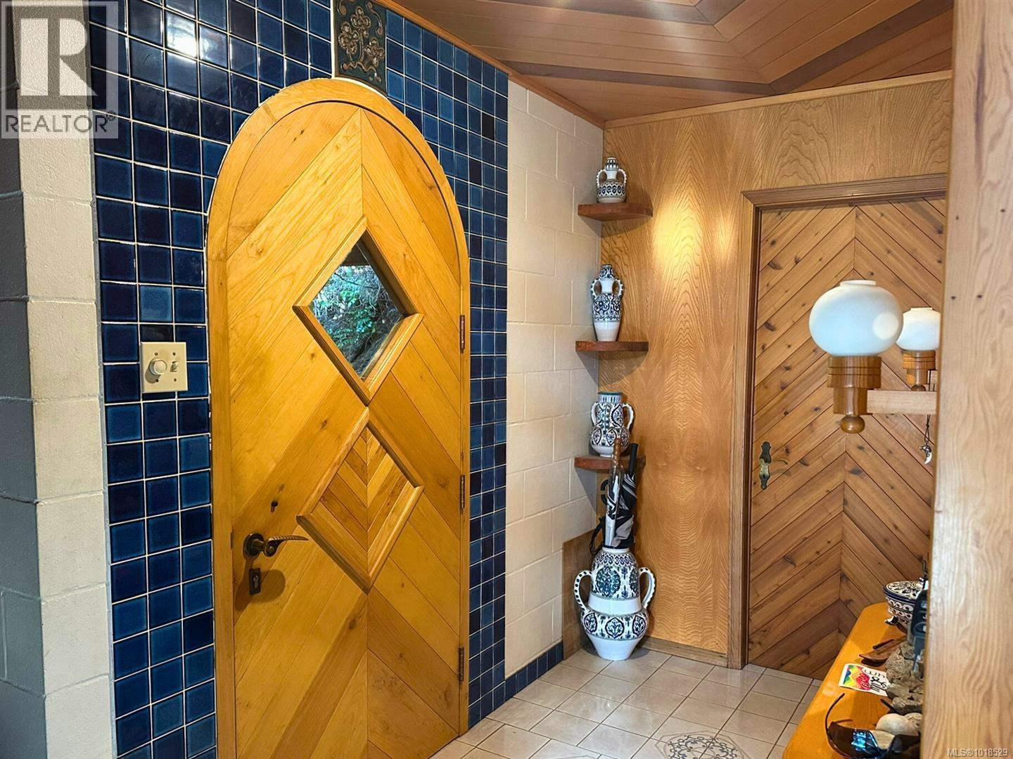 525 Whaletown Rd, Cortes Island, British Columbia  V0P 1Z0 - Photo 15 - 1018529