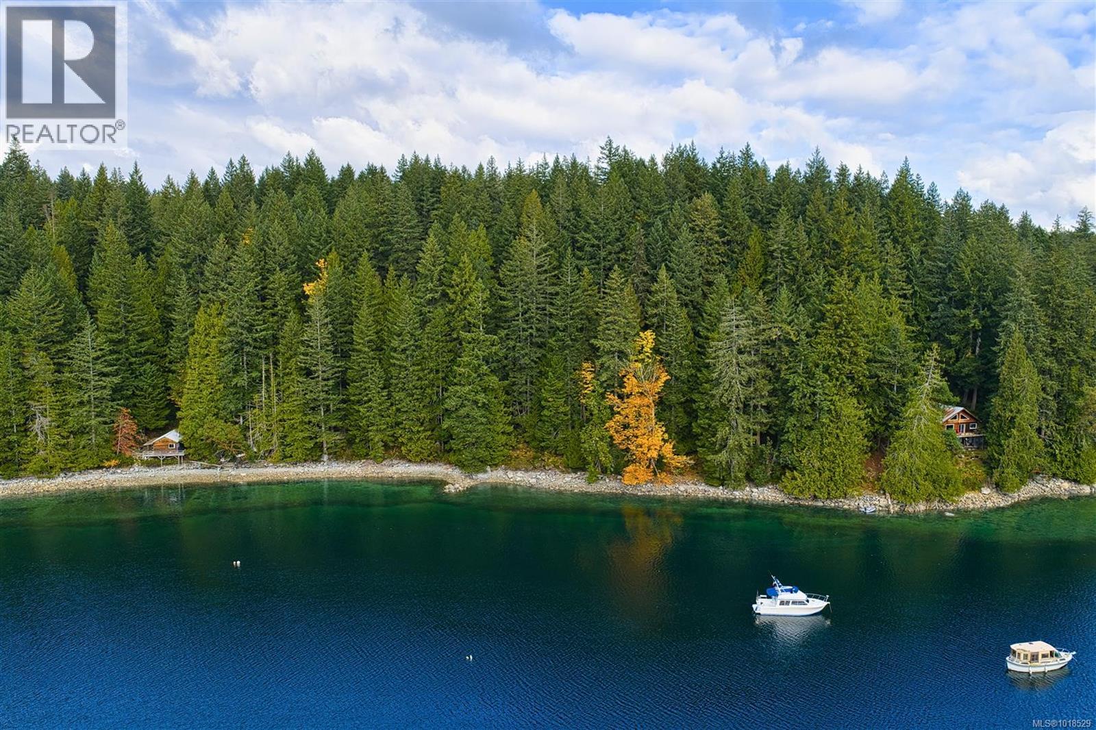 525 Whaletown Rd, Cortes Island, British Columbia  V0P 1Z0 - Photo 2 - 1018529