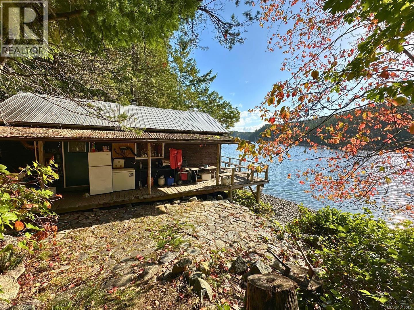 525 Whaletown Rd, Cortes Island, British Columbia  V0P 1Z0 - Photo 34 - 1018529