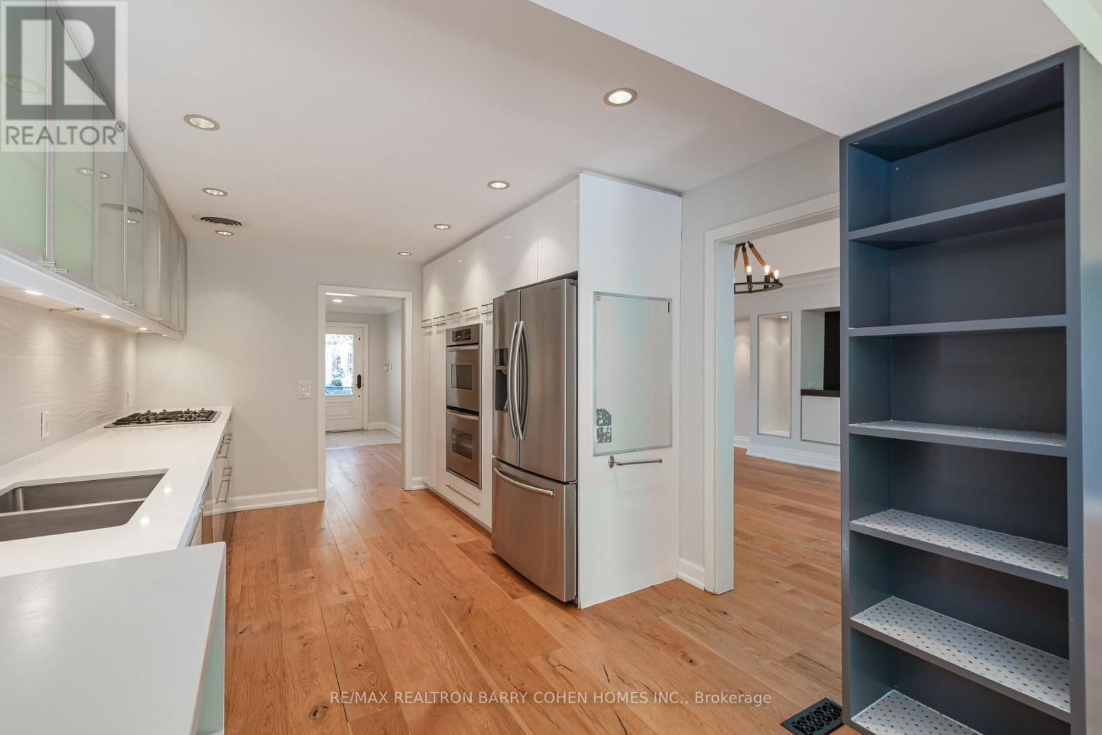 29 Glen Rush Boulevard, Toronto, Ontario  M5N 2T4 - Photo 12 - C12487712