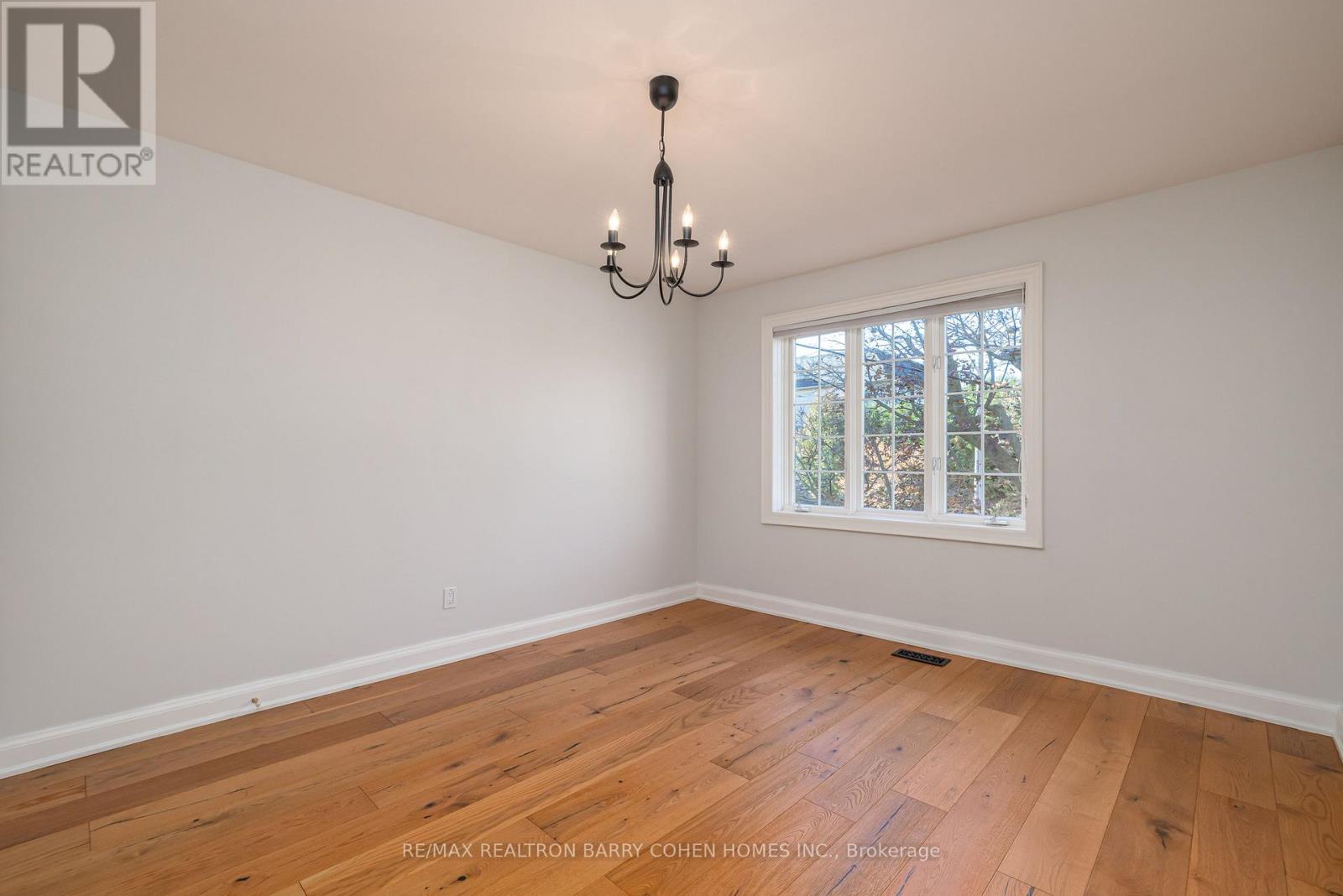 29 Glen Rush Boulevard, Toronto, Ontario  M5N 2T4 - Photo 18 - C12487712