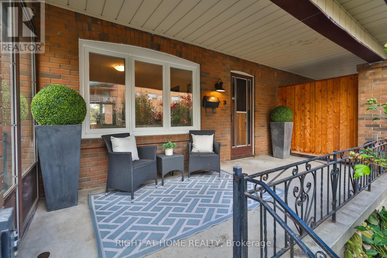 20 Winona Drive, Toronto, Ontario  M6G 3S6 - Photo 2 - C12487721